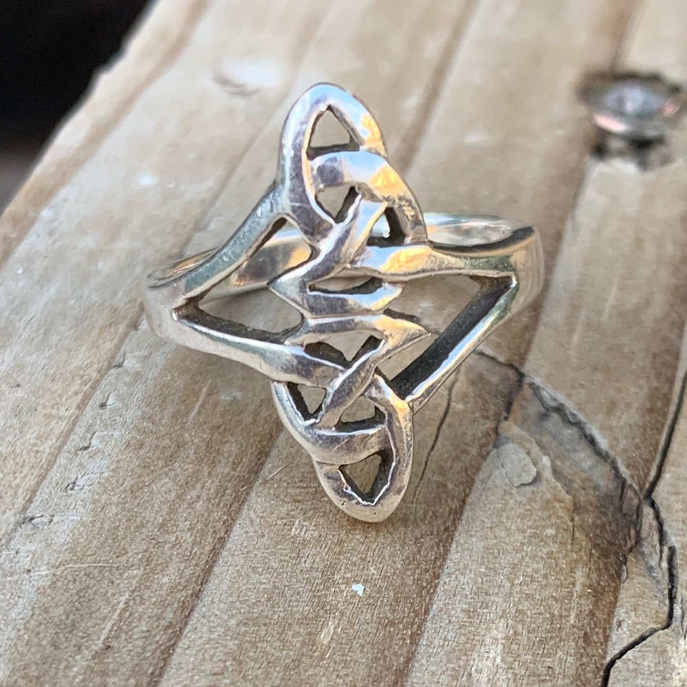 Sterling Silver Ring - Picture 4 of 5